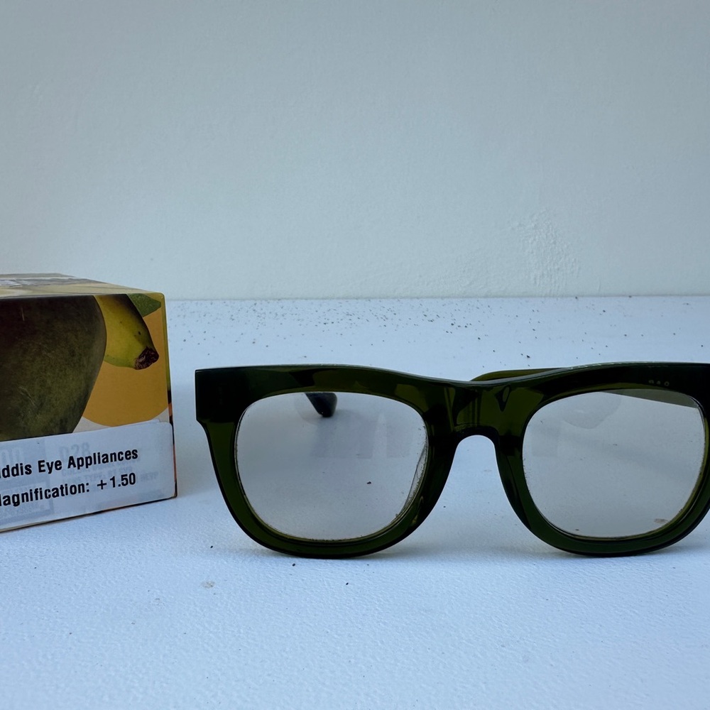 Caddis UNISEX D28 1.50 heritage green readers eyeglasses LIGHT RESPONSIVE lense - Picture 7 of 8
